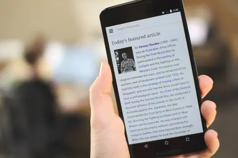 Página de Wikipedia en un móvil Android en 2015